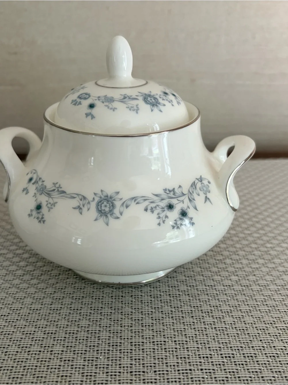 Royal Doulton Angelique Fine Bone China Sugar Bowl & Creamer ,England H 4997
